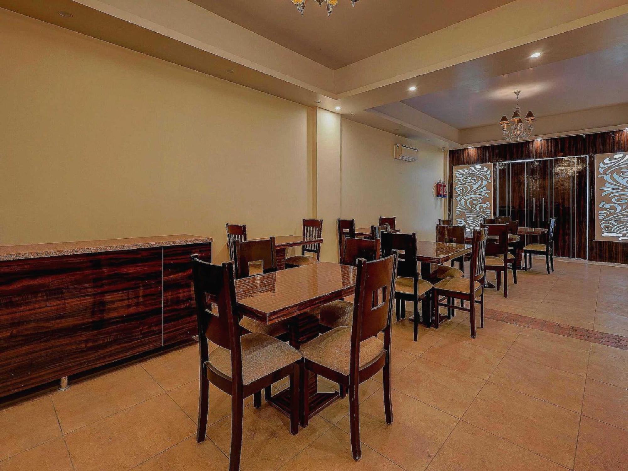 Townhouse Golden King Hotel New Delhi Luaran gambar