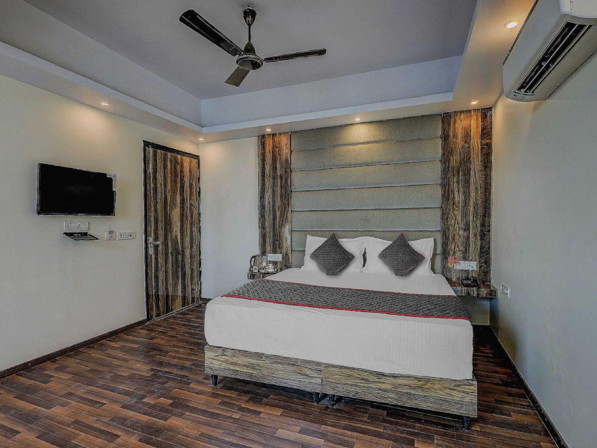 Townhouse Golden King Hotel New Delhi Luaran gambar