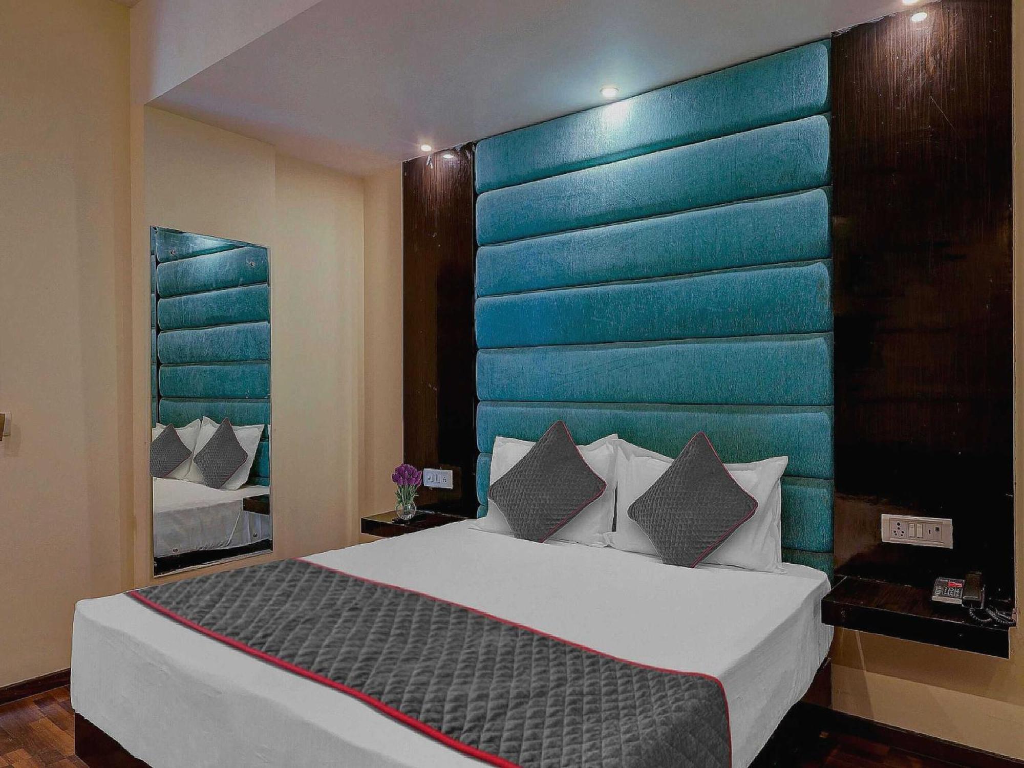 Townhouse Golden King Hotel New Delhi Luaran gambar