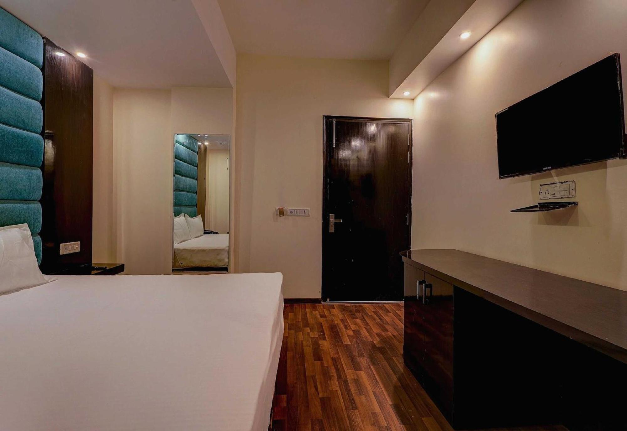 Townhouse Golden King Hotel New Delhi Luaran gambar